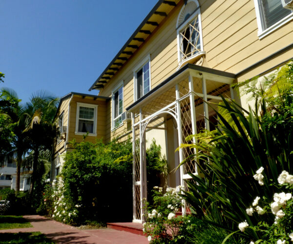 Mendel and Mabel Meyer Courtyard Apartments